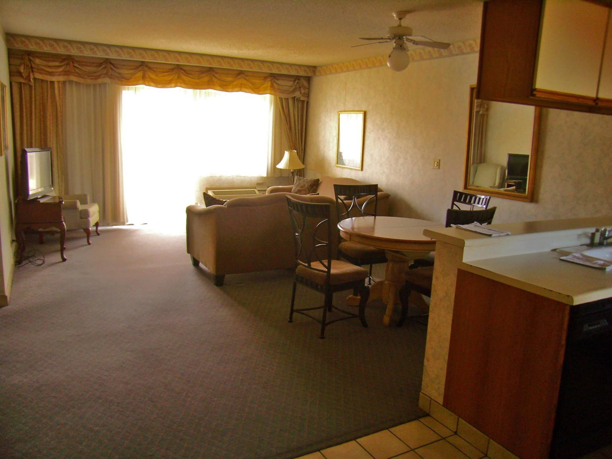 Guam Airport Hotel Тамунинг Екстериор снимка